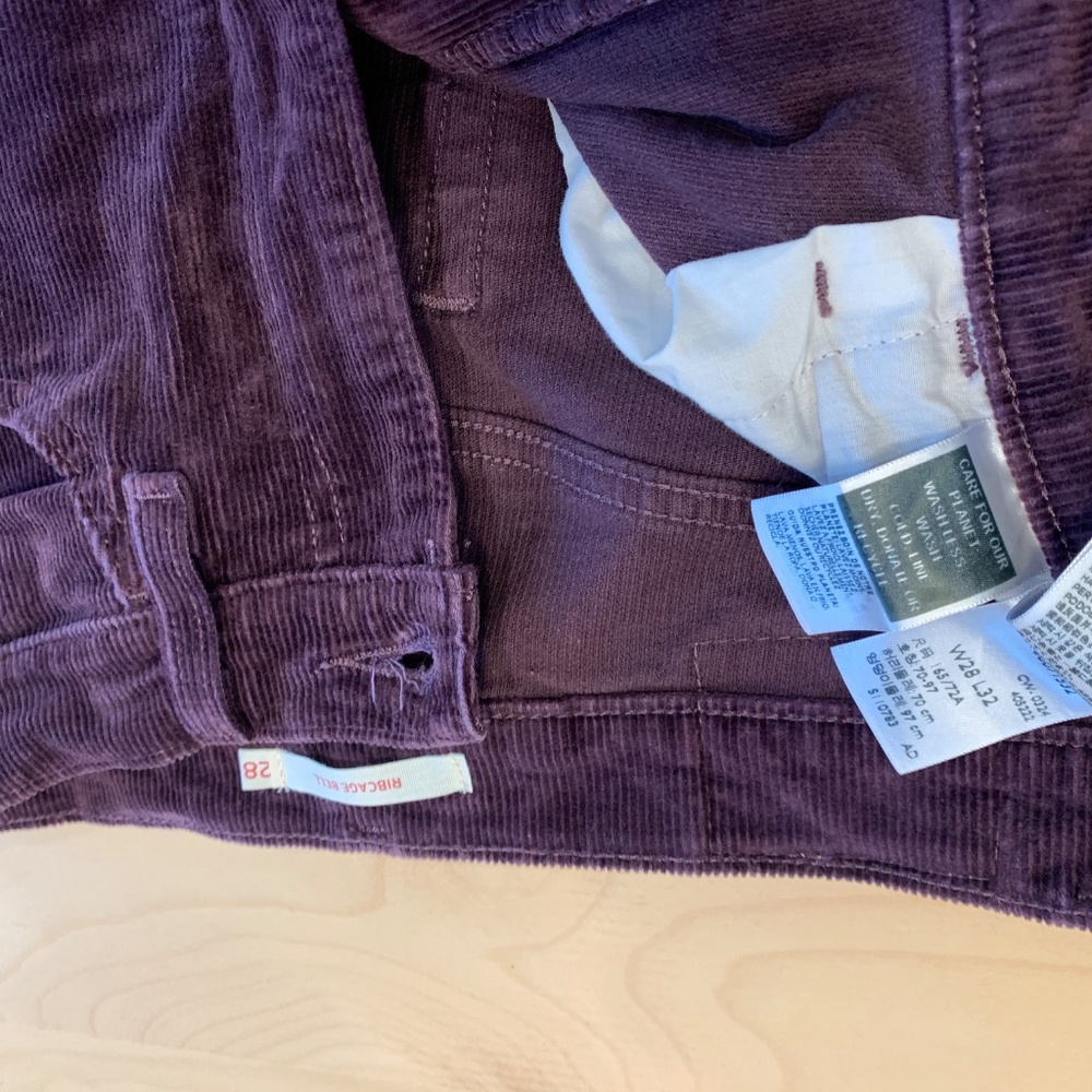 Levis Ribcage Cords - plum colored 28w/32L - Picture 8 of 11